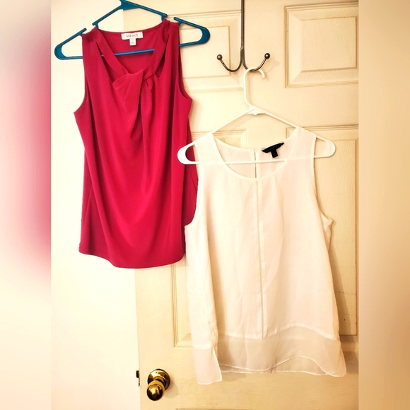 2 Career blouse Lot -Banana Republic and Nine West - Picture 1 of 5